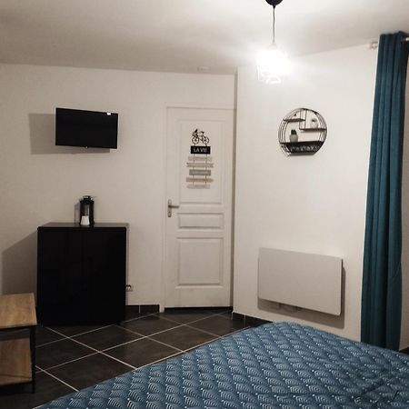 Appartement Avec Cour Plein Centre Foix Exterior foto