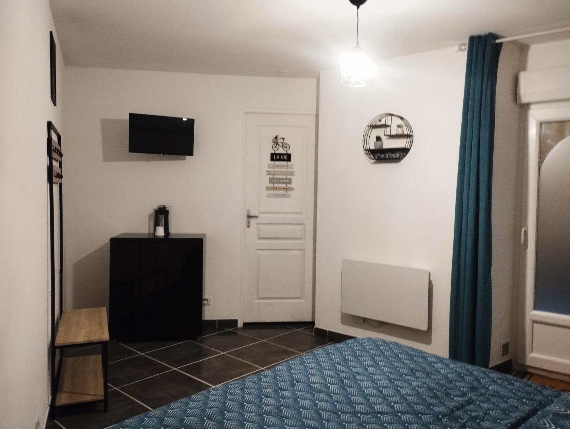 Appartement Avec Cour Plein Centre Foix Exterior foto